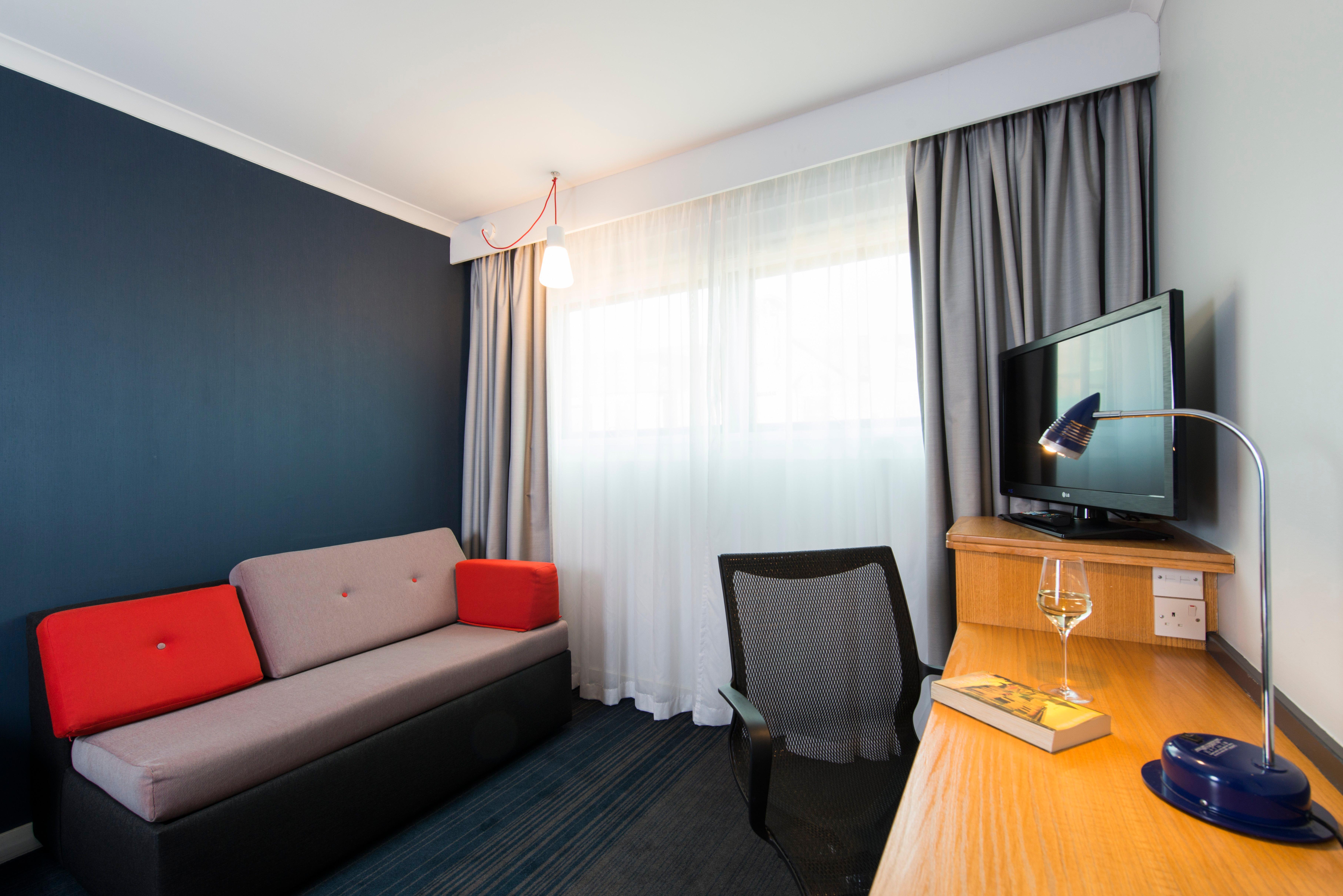 Holiday Inn Express Derby Pride Park By Ihg Eksteriør billede